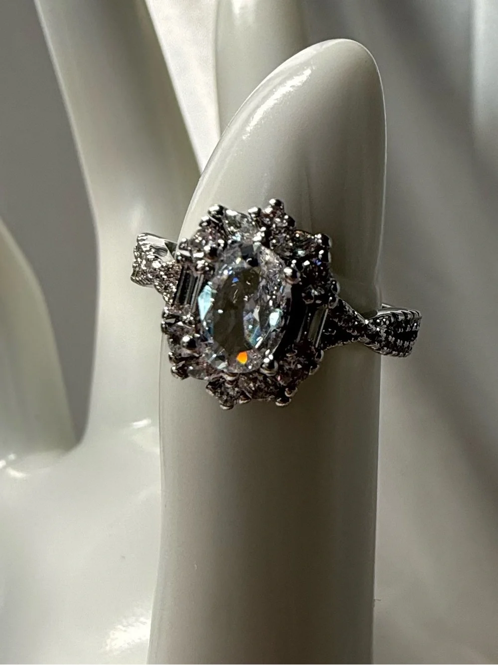 Vintage Inspired Silver Halo Oval Cubic Zirconia Like Ring Size 6 NWT